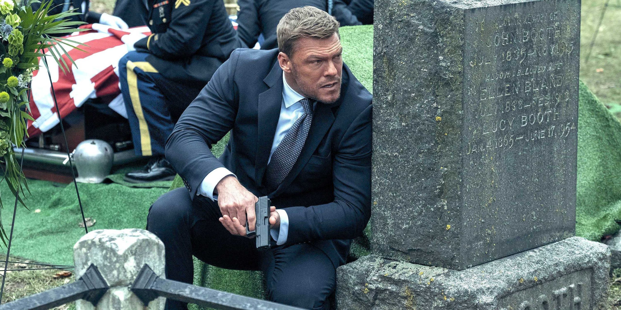 Alan Ritchson fight scenes